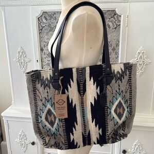 MZ Fair Trade Textiles Artisan Made 
100% Wool Hand Crafted Tote Bag